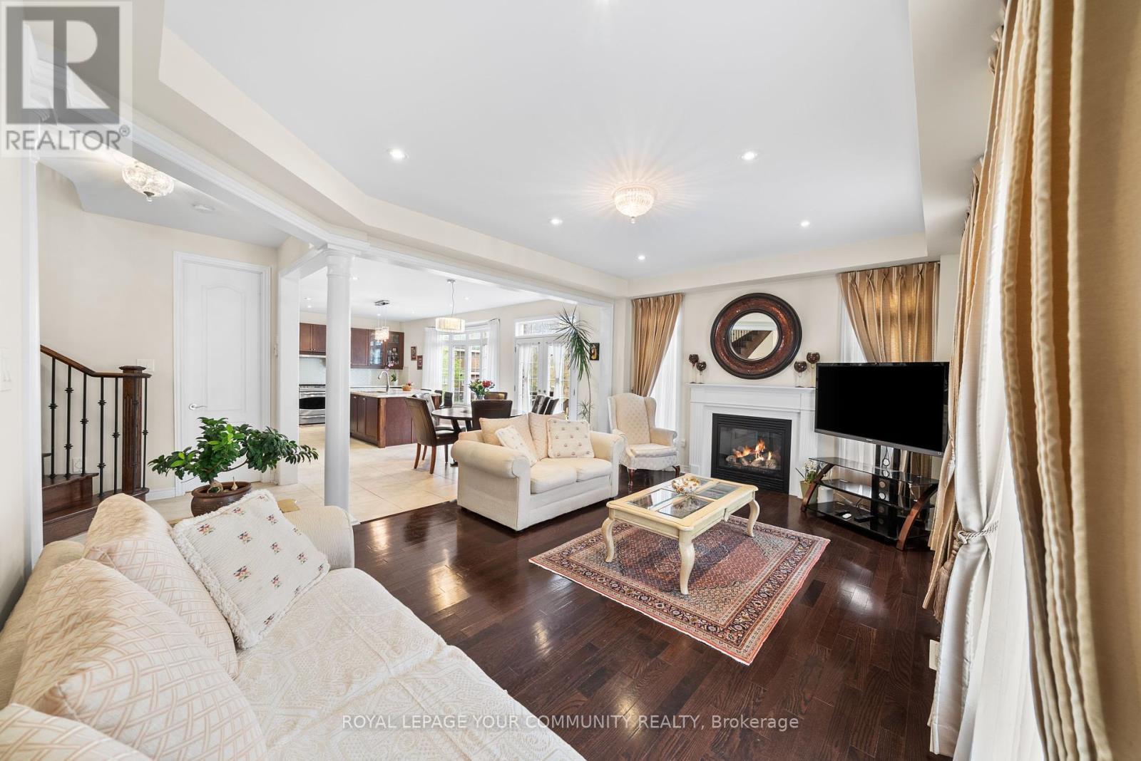 












108 HEADWATER CRESCENT

,
Richmond Hill,




Ontario
L4E0T2

