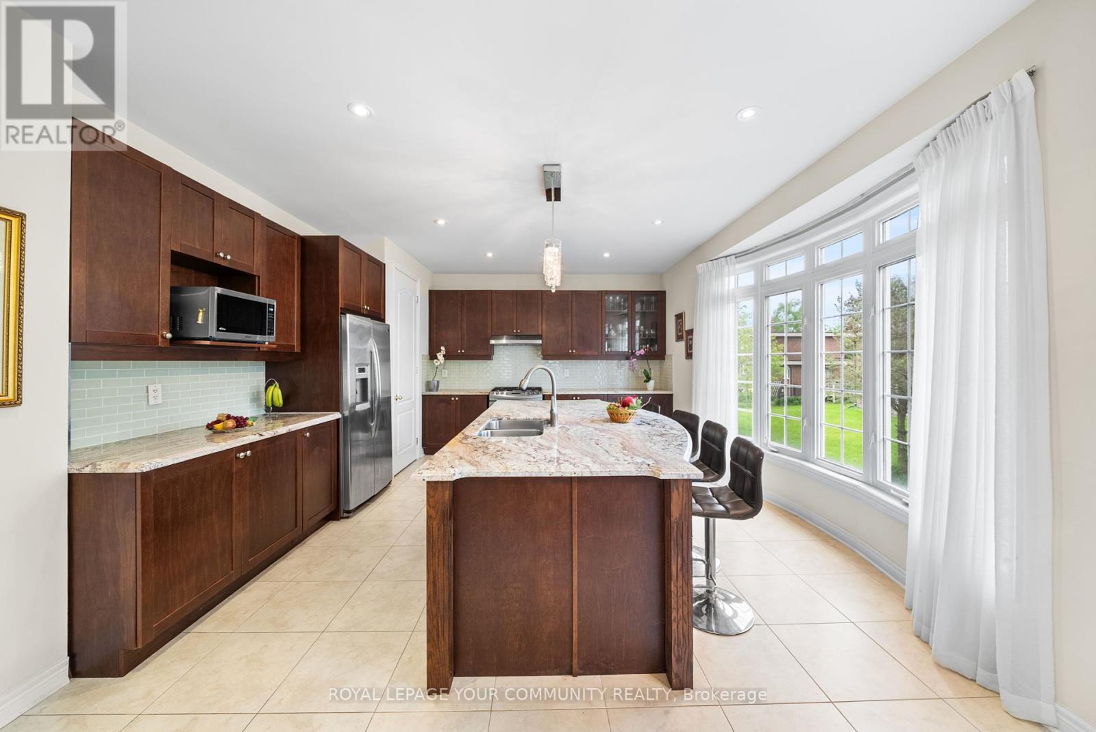 












108 HEADWATER CRESCENT

,
Richmond Hill,




Ontario
L4E0T2

