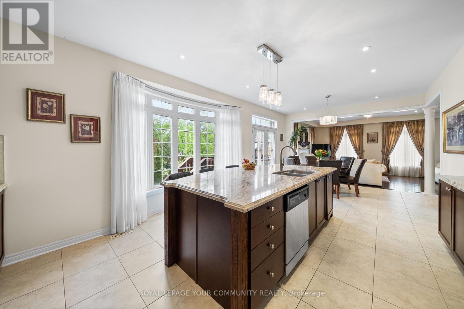 












108 HEADWATER CRESCENT

,
Richmond Hill,




Ontario
L4E0T2

