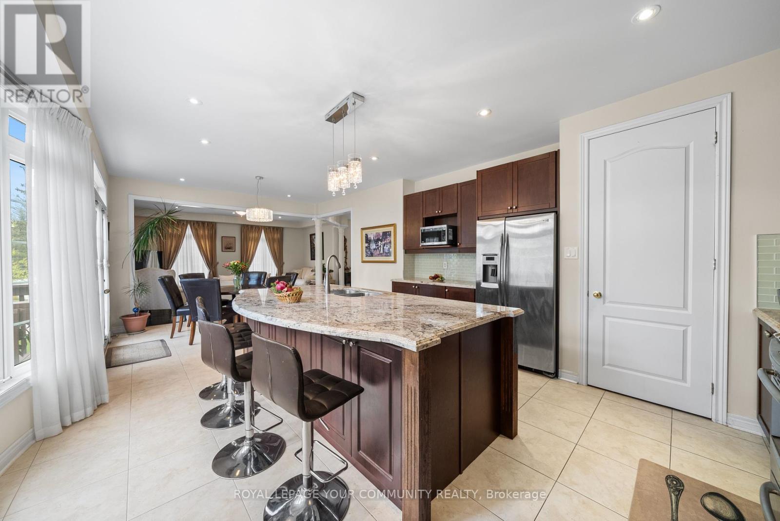 












108 HEADWATER CRESCENT

,
Richmond Hill,




Ontario
L4E0T2

