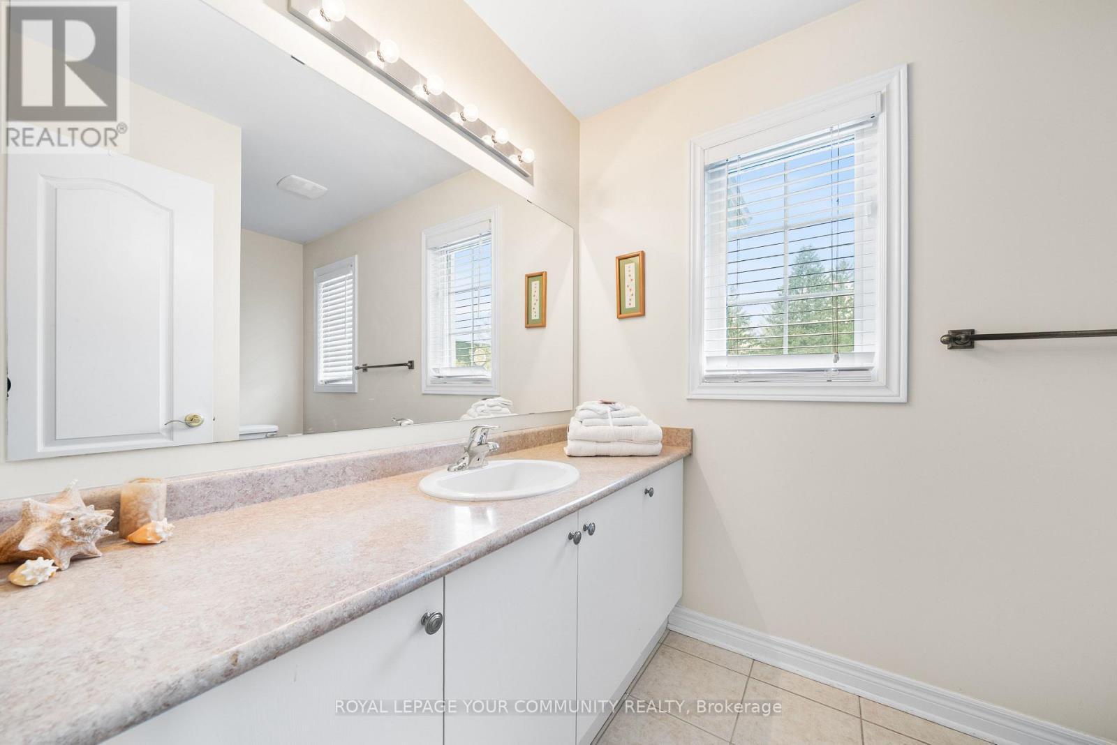 












108 HEADWATER CRESCENT

,
Richmond Hill,




Ontario
L4E0T2

