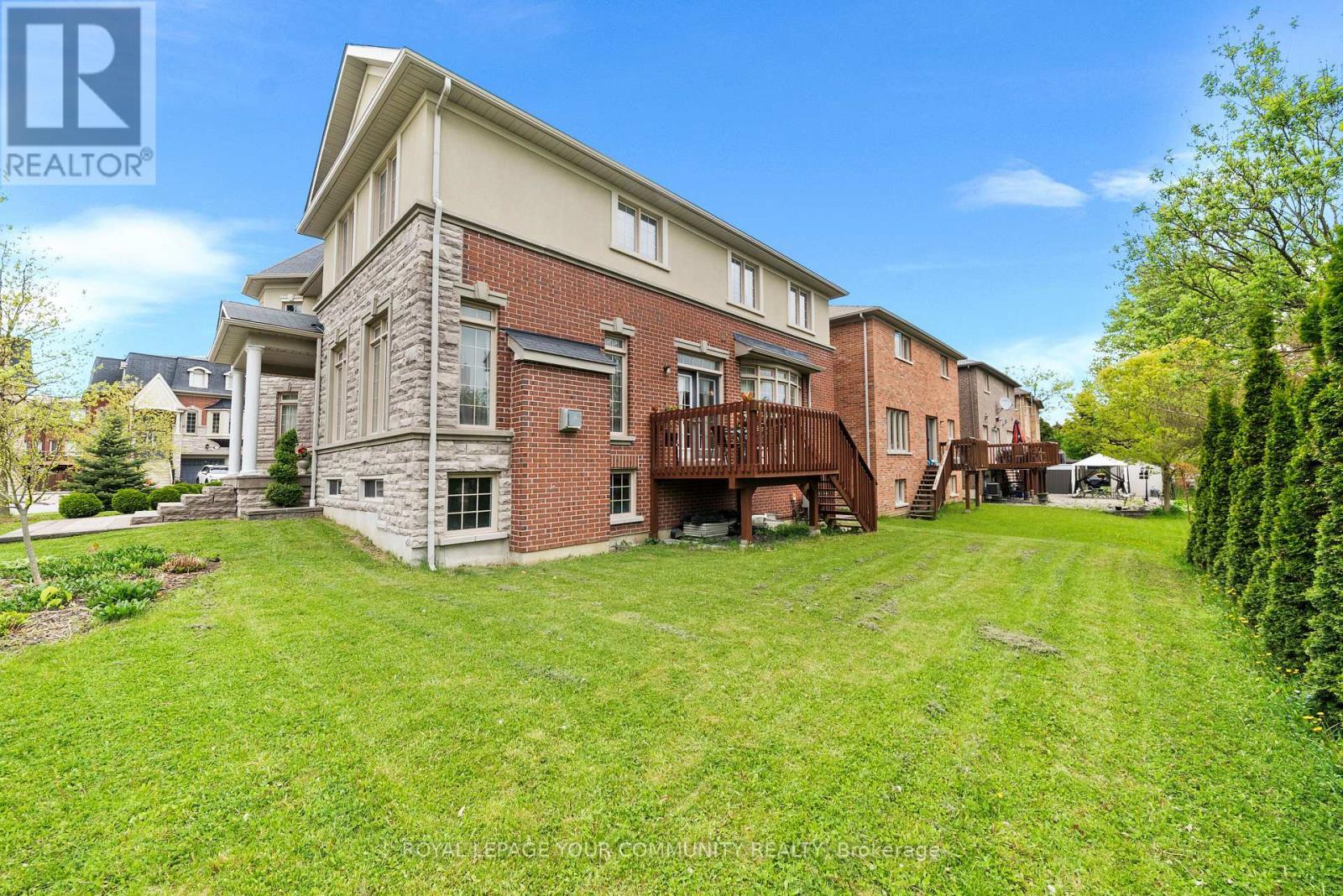 












108 HEADWATER CRESCENT

,
Richmond Hill,




Ontario
L4E0T2

