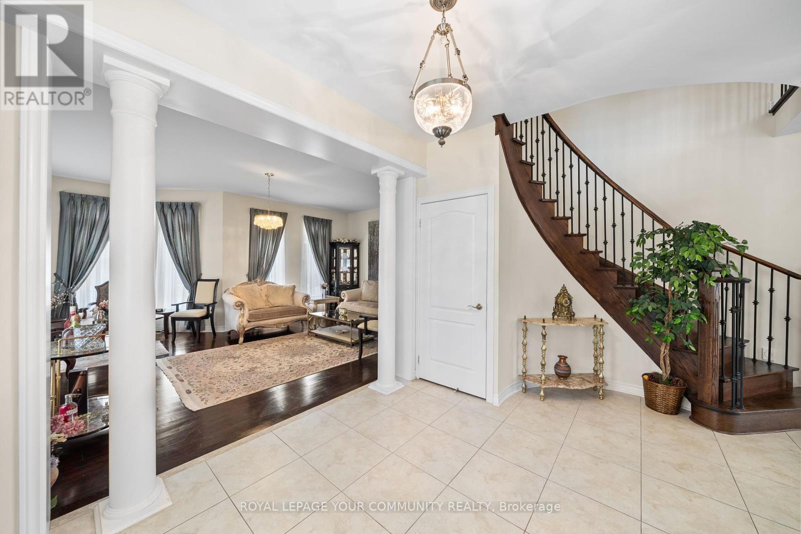 












108 HEADWATER CRESCENT

,
Richmond Hill,




Ontario
L4E0T2

