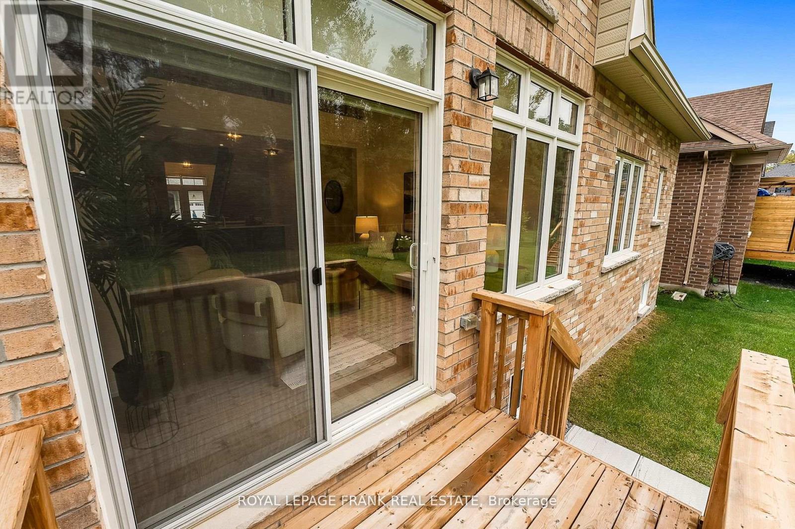 












78 HOLTBY COURT

,
Scugog (Port Perry),




Ontario
L9L0B4

