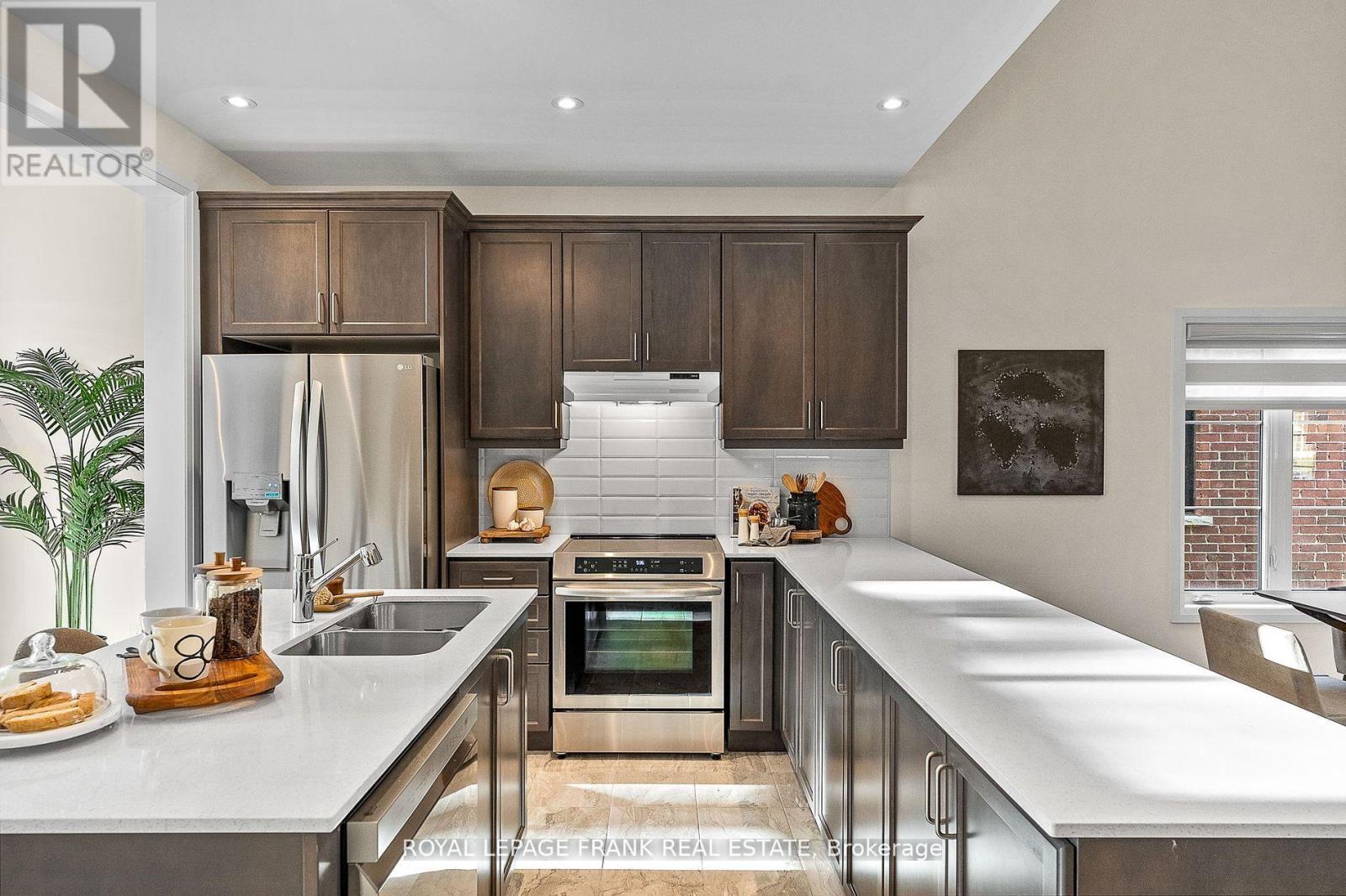 












78 HOLTBY COURT

,
Scugog (Port Perry),




Ontario
L9L0B4

