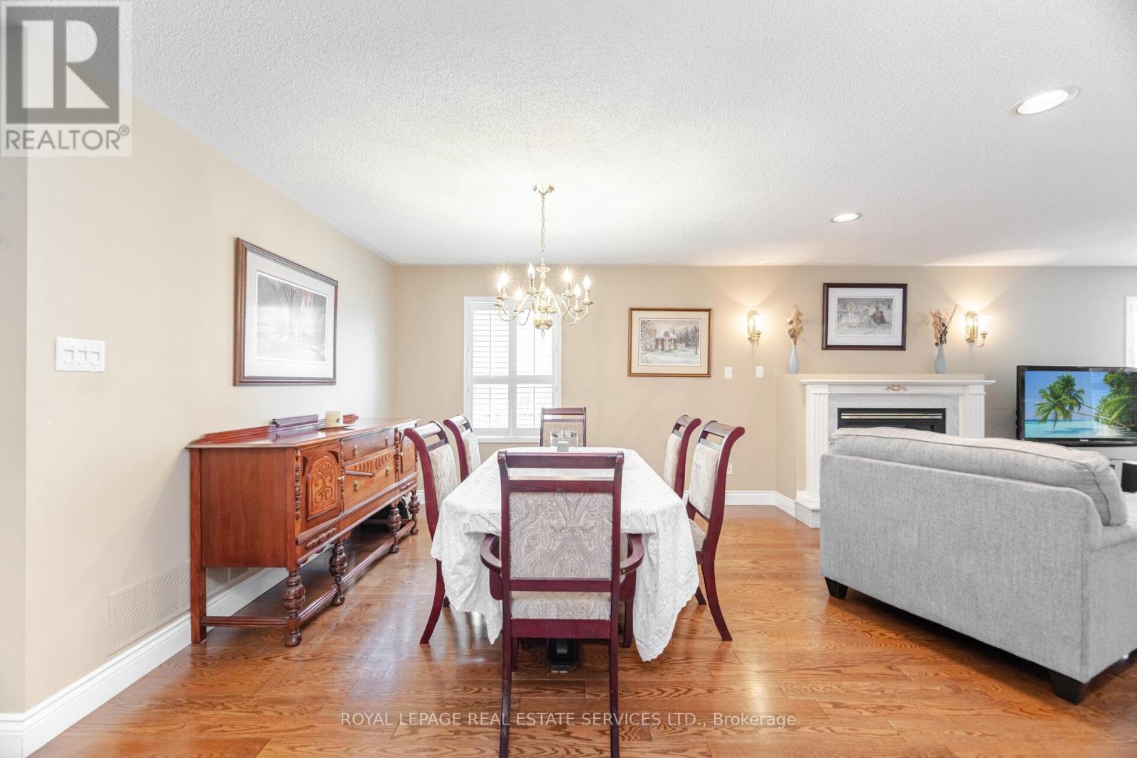 












204 EATON STREET

,
Halton Hills,




Ontario
L7G5Y2

