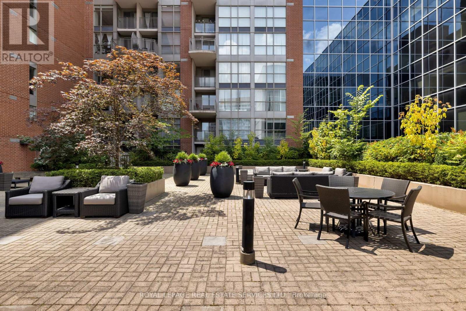 












1106 - 18 MERTON STREET

,
Toronto,




Ontario
M4S3G9

