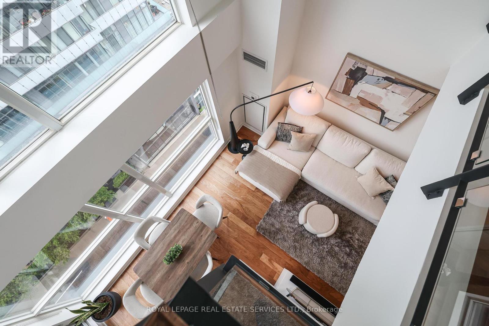 












1106 - 18 MERTON STREET

,
Toronto,




Ontario
M4S3G9

