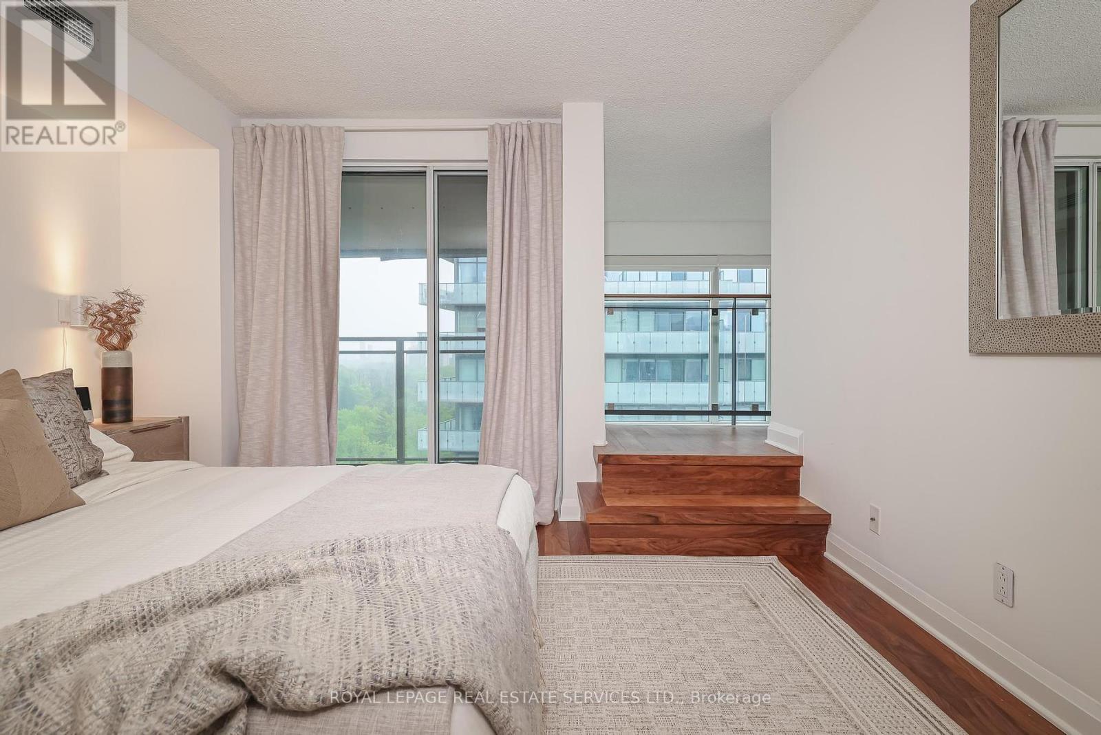 












1106 - 18 MERTON STREET

,
Toronto,




Ontario
M4S3G9

