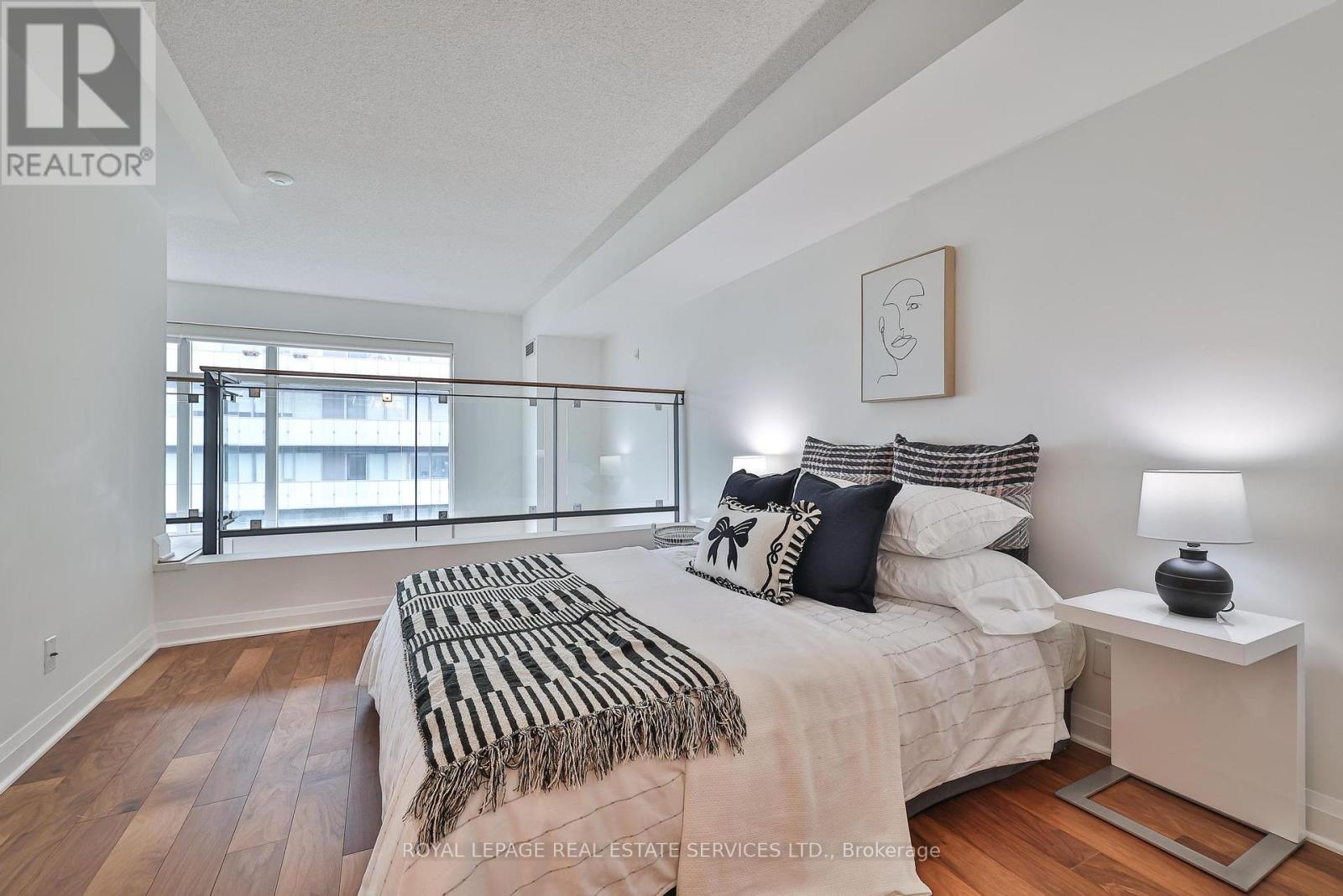 












1106 - 18 MERTON STREET

,
Toronto,




Ontario
M4S3G9

