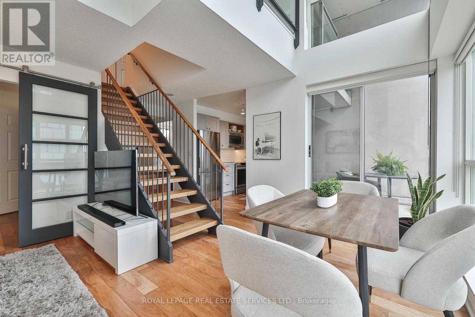 












1106 - 18 MERTON STREET

,
Toronto,




Ontario
M4S3G9

