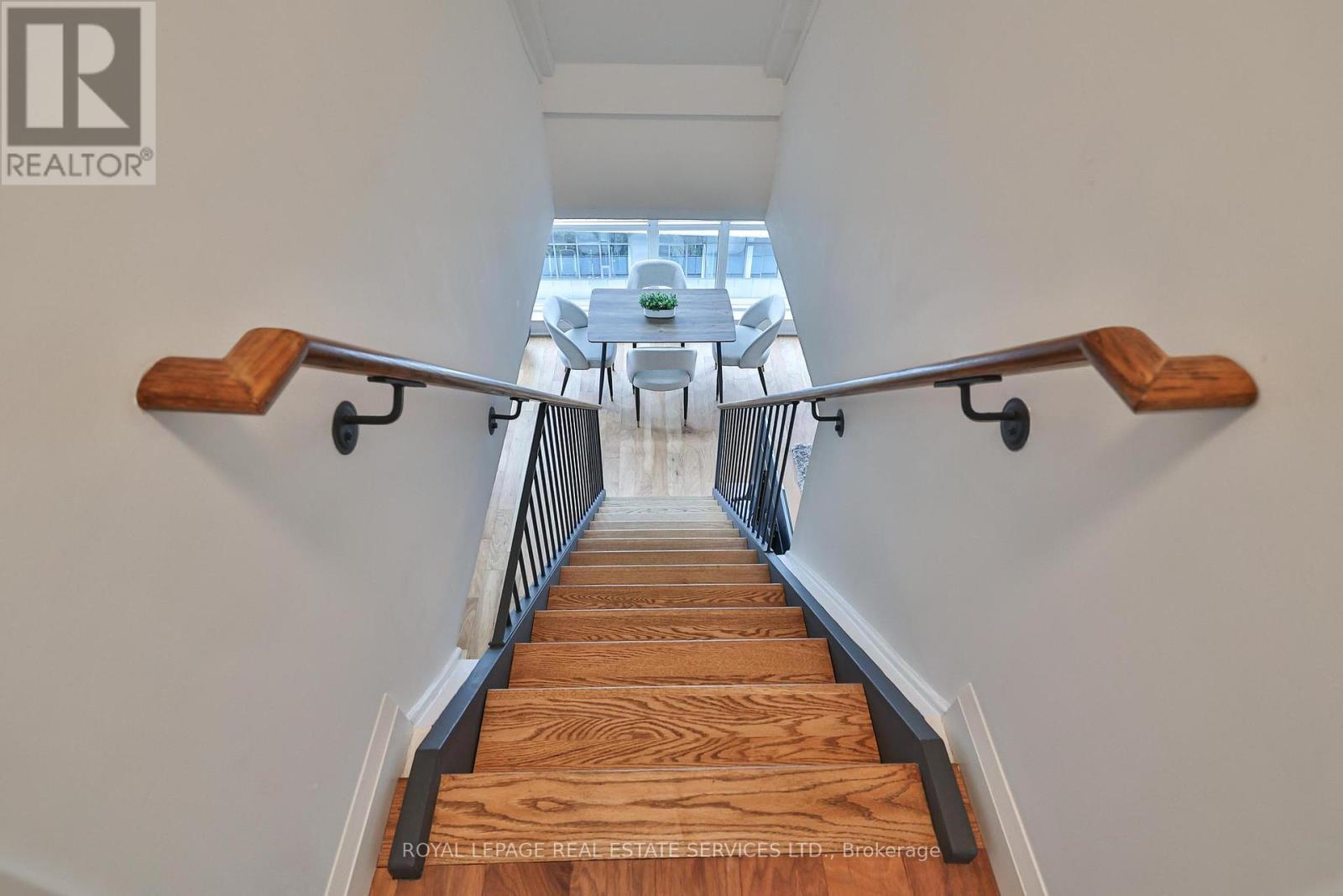 












1106 - 18 MERTON STREET

,
Toronto,




Ontario
M4S3G9


