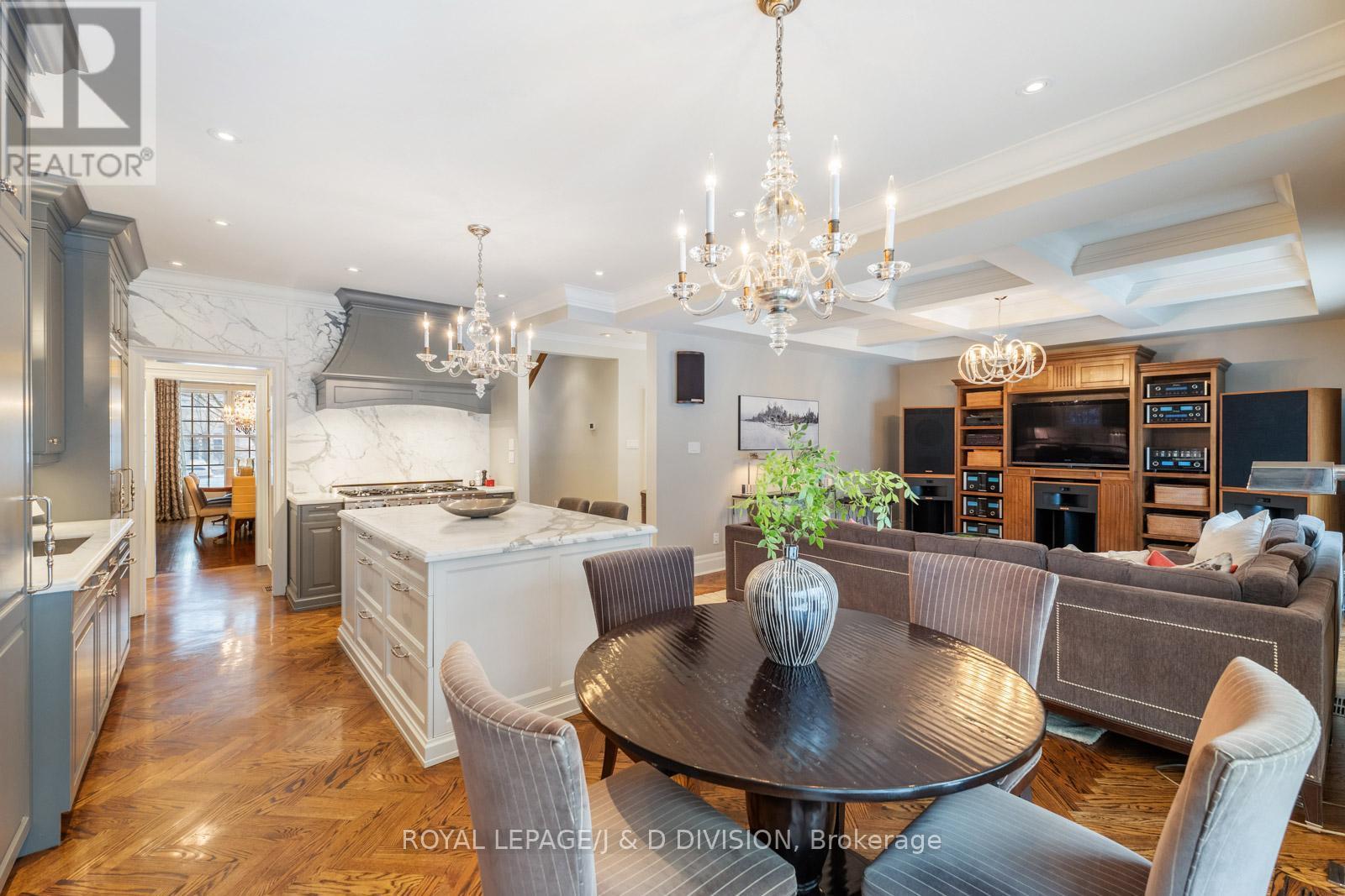












118 STRATHALLAN BOULEVARD

,
Toronto,




Ontario
M5N1S7

