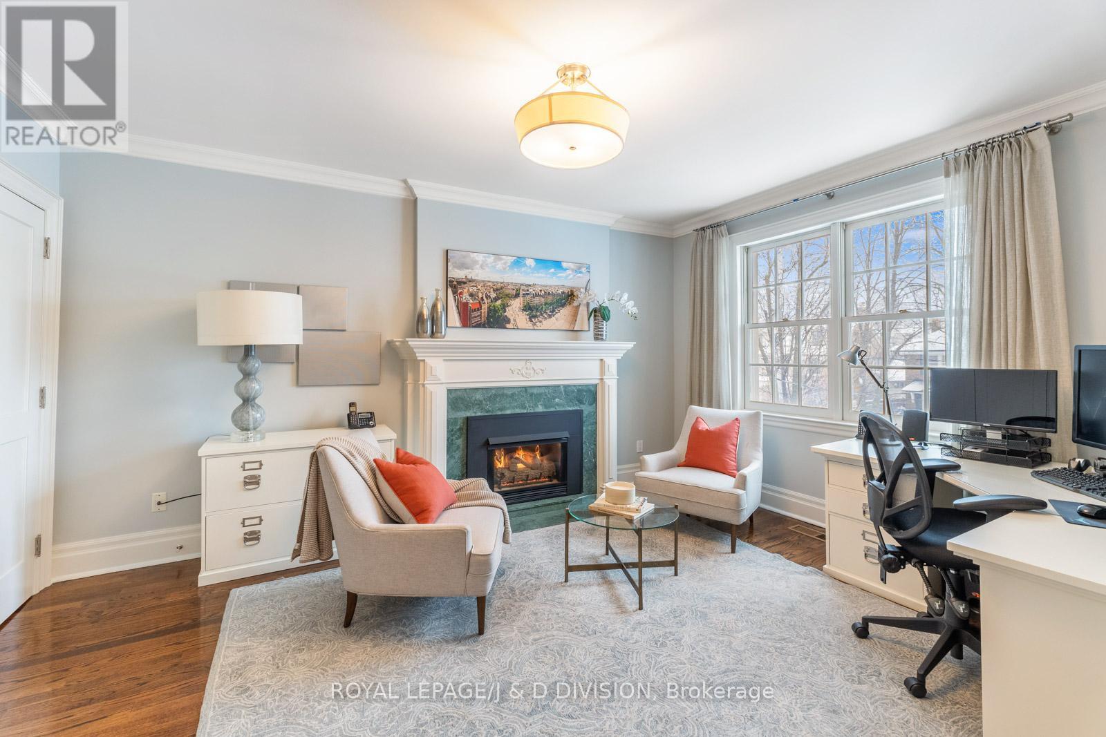 












118 STRATHALLAN BOULEVARD

,
Toronto,




Ontario
M5N1S7

