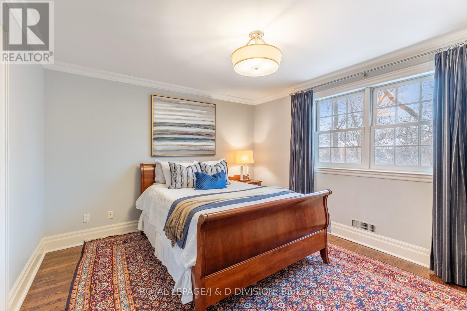 












118 STRATHALLAN BOULEVARD

,
Toronto,




Ontario
M5N1S7

