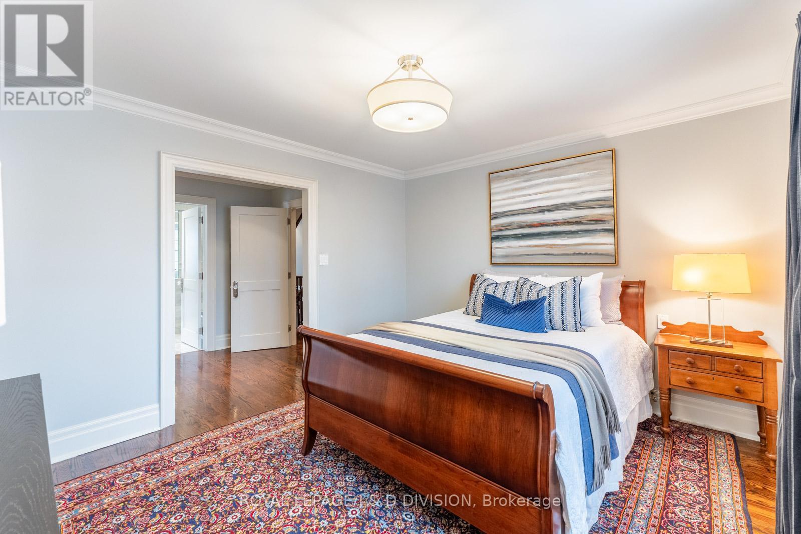 












118 STRATHALLAN BOULEVARD

,
Toronto,




Ontario
M5N1S7

