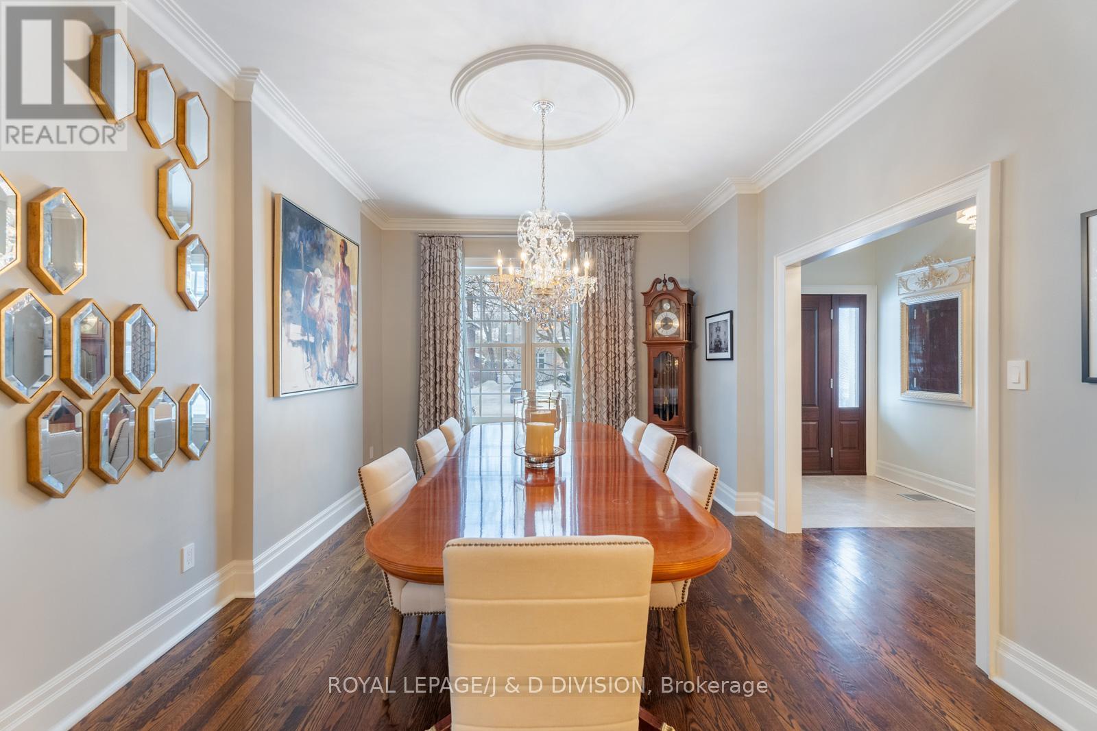












118 STRATHALLAN BOULEVARD

,
Toronto,




Ontario
M5N1S7

