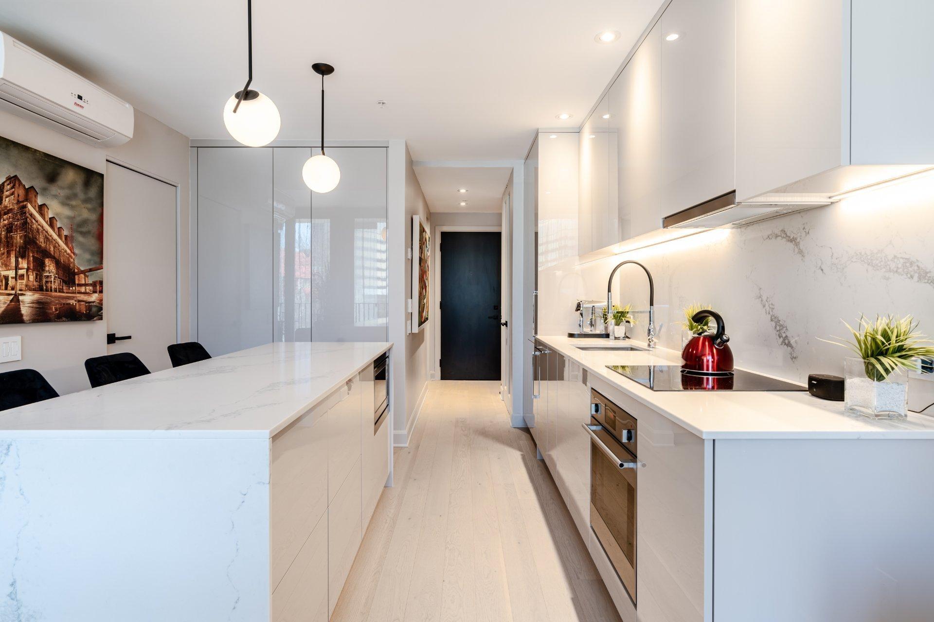 









1


Boul. De Maisonneuve O.

, 513,
Montréal (Ville-Marie),




QC
H2X0E3

