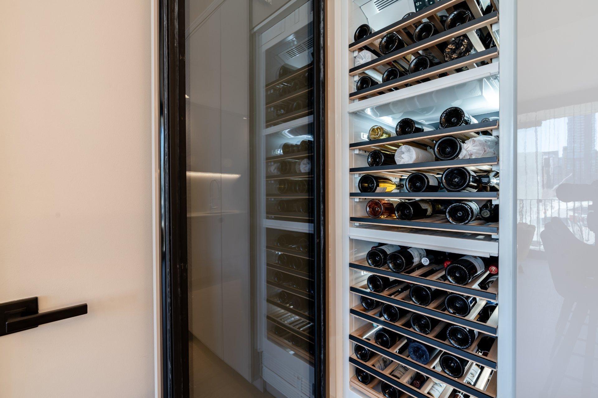 









1


Boul. De Maisonneuve O.

, 513,
Montréal (Ville-Marie),




QC
H2X0E3

