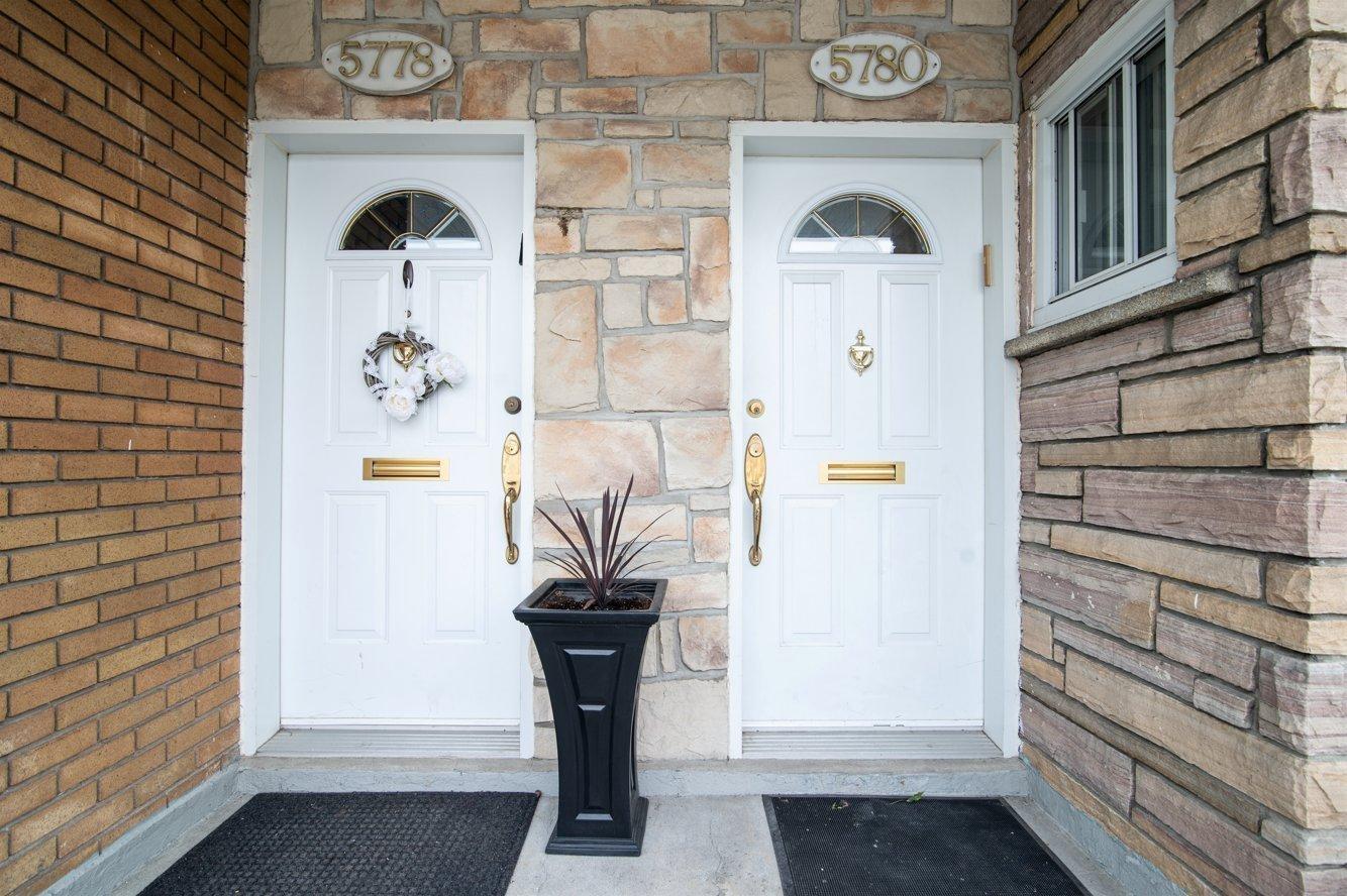 









5780


Av. Fairside

,
Côte-Saint-Luc,




QC
H4N2A7

