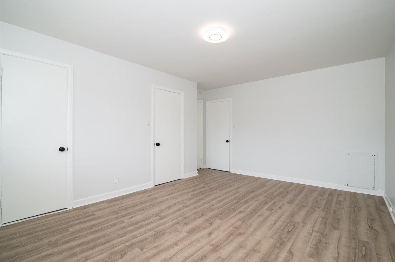 









5780


Av. Fairside

,
Côte-Saint-Luc,




QC
H4N2A7

