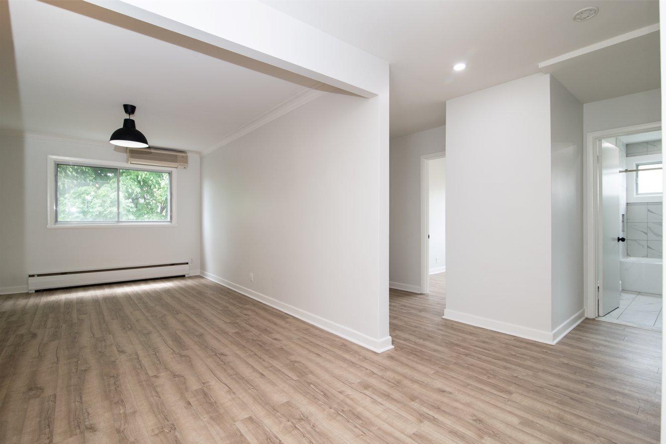 









5780


Av. Fairside

,
Côte-Saint-Luc,




QC
H4N2A7

