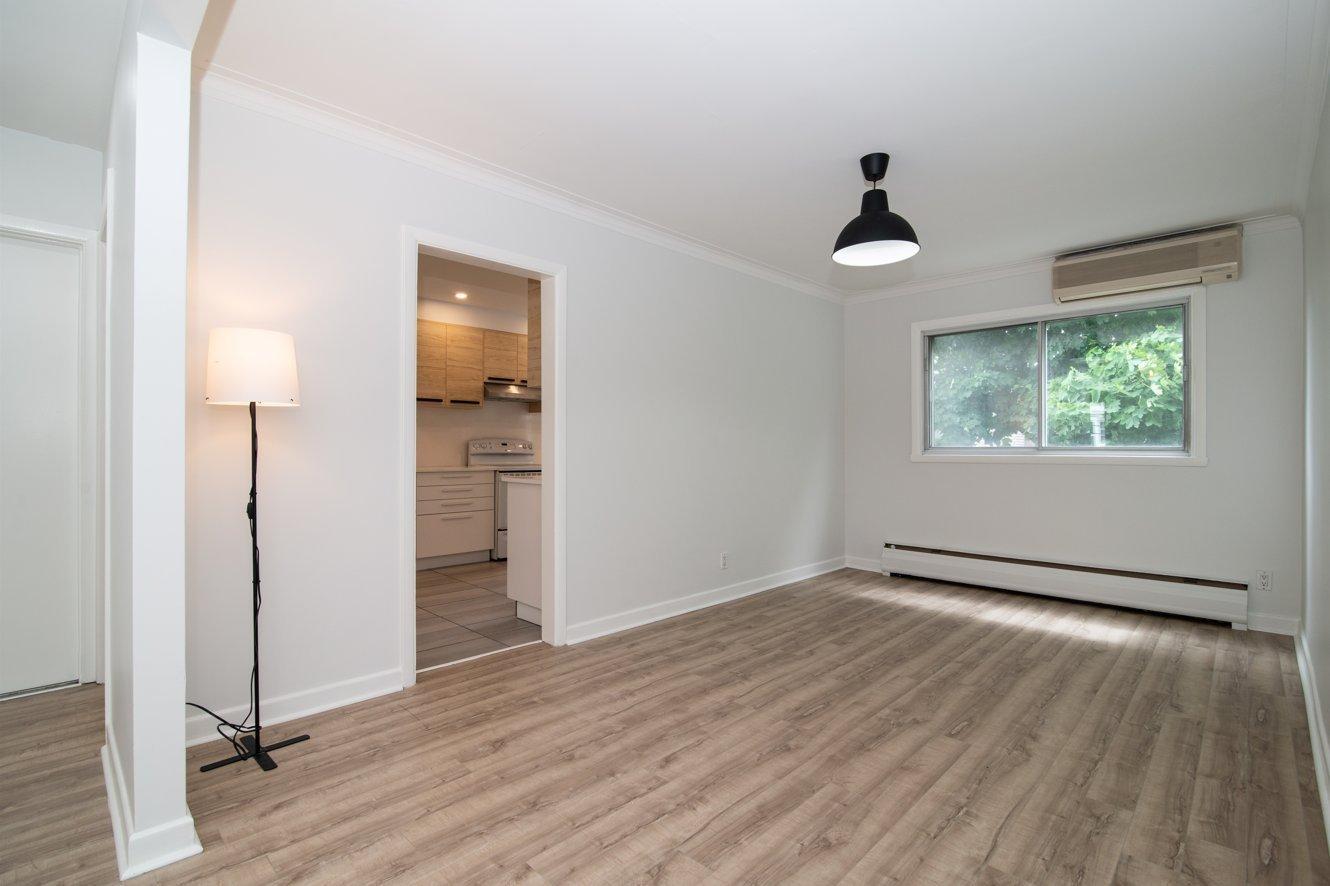 









5780


Av. Fairside

,
Côte-Saint-Luc,




QC
H4N2A7

