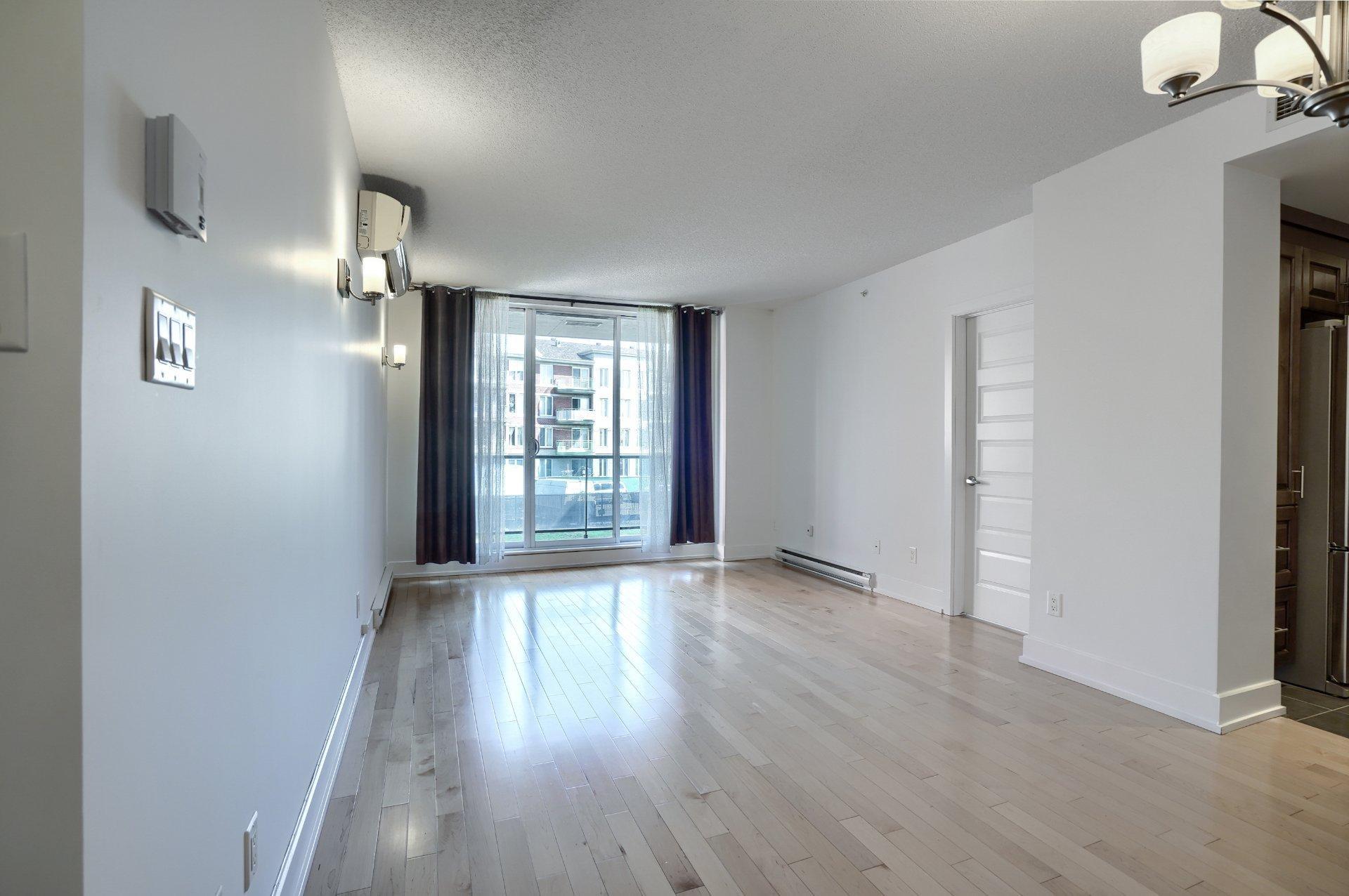 









375


Boul. Décarie

, 206,
Montréal (Saint-Laurent),




QC
H4L0B4

