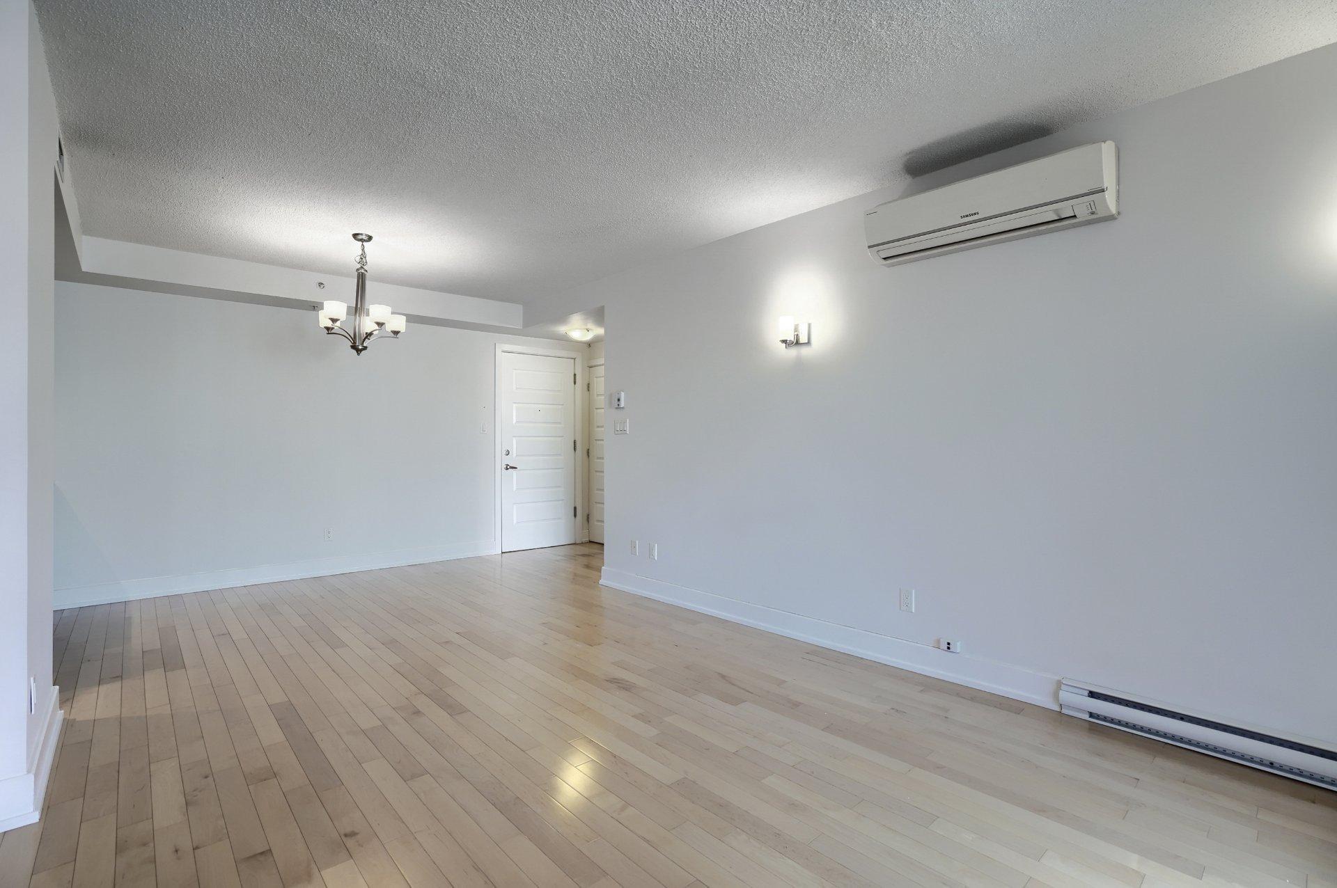 









375


Boul. Décarie

, 206,
Montréal (Saint-Laurent),




QC
H4L0B4

