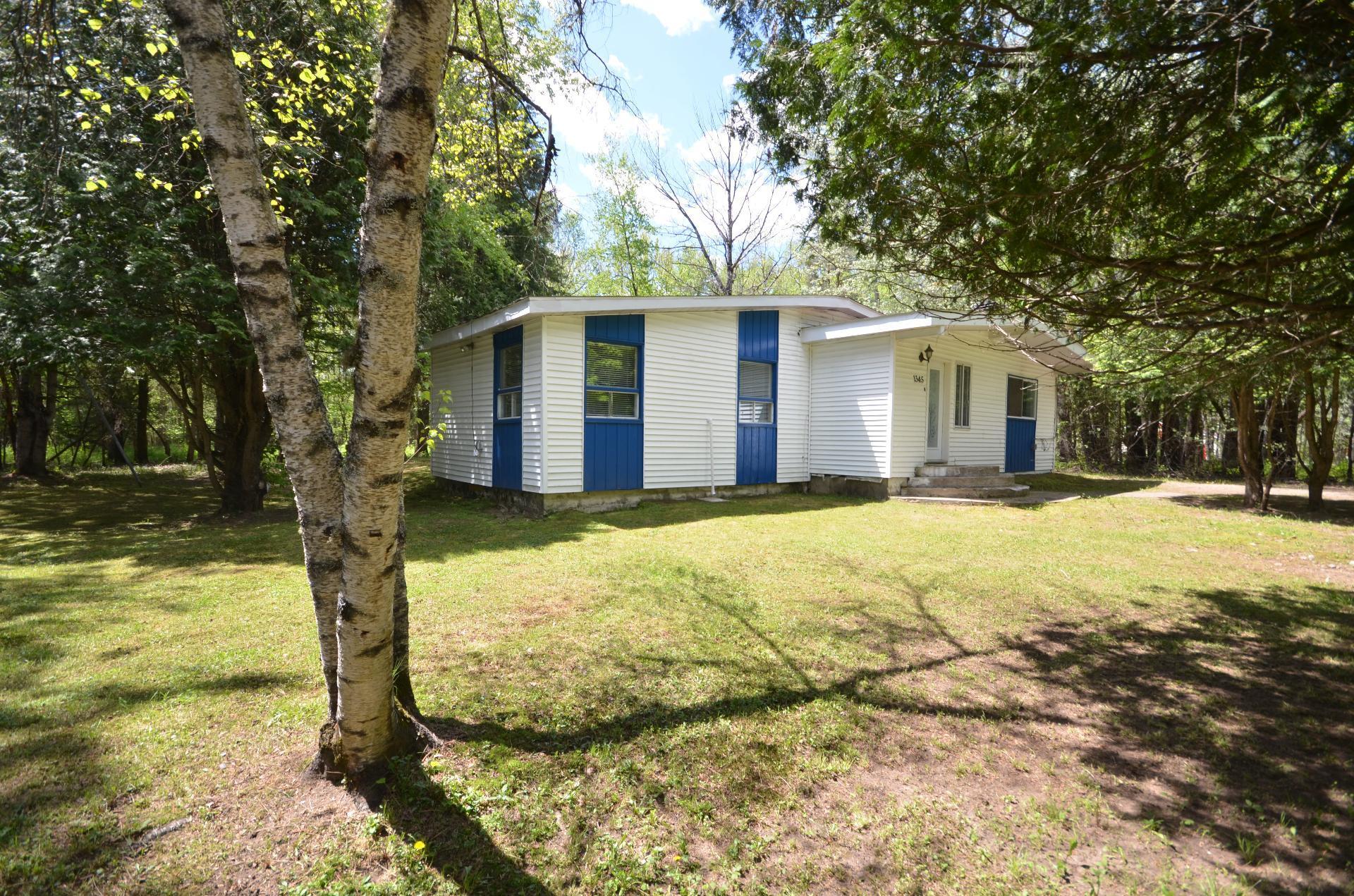 









1345


Rue St-Roch

,
Mont-Tremblant,




QC
J8E2Y9

