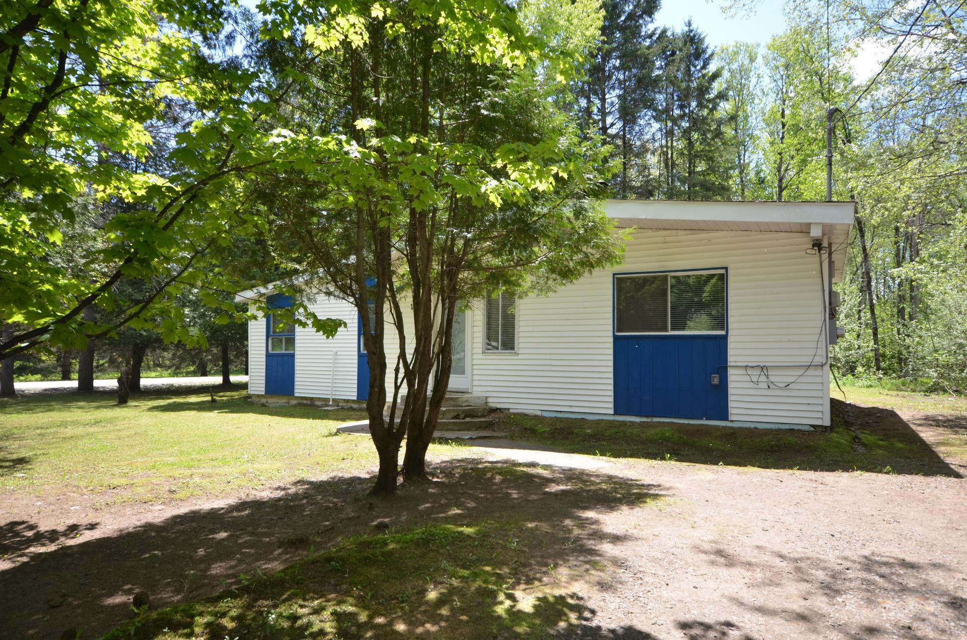 









1345


Rue St-Roch

,
Mont-Tremblant,




QC
J8E2Y9

