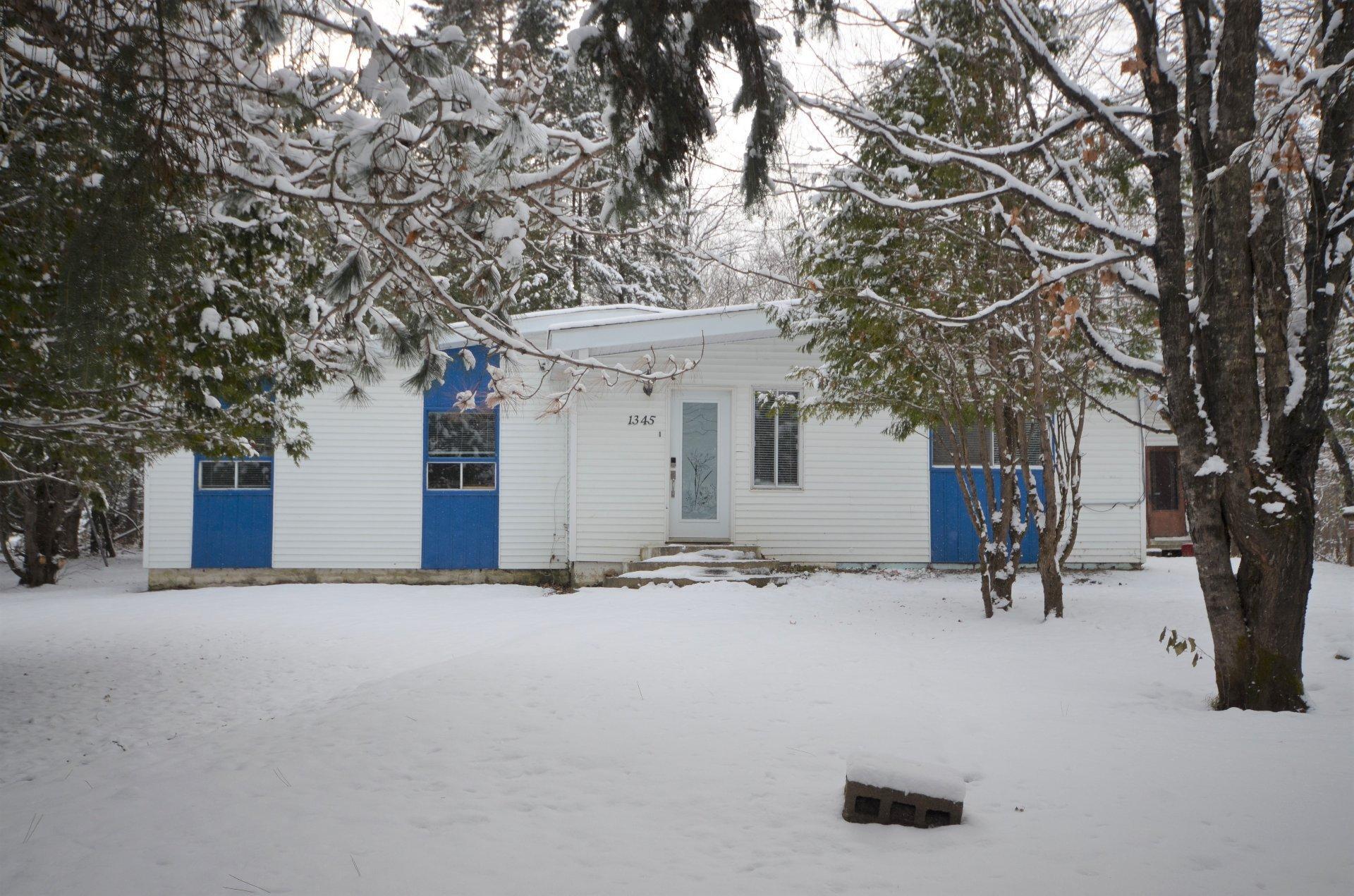 









1345


Rue St-Roch

,
Mont-Tremblant,




QC
J8E2Y9

