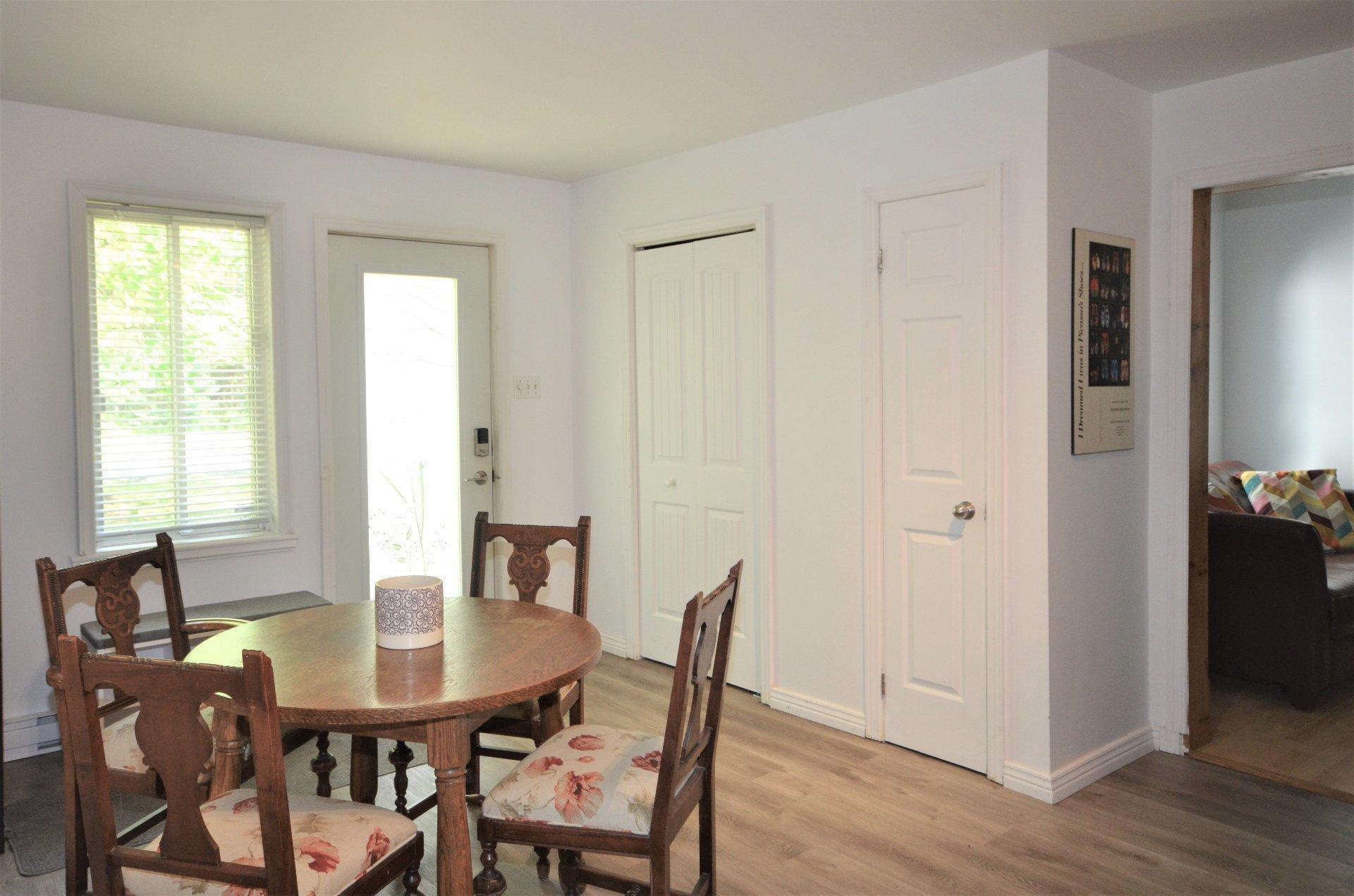 









1345


Rue St-Roch

,
Mont-Tremblant,




QC
J8E2Y9

