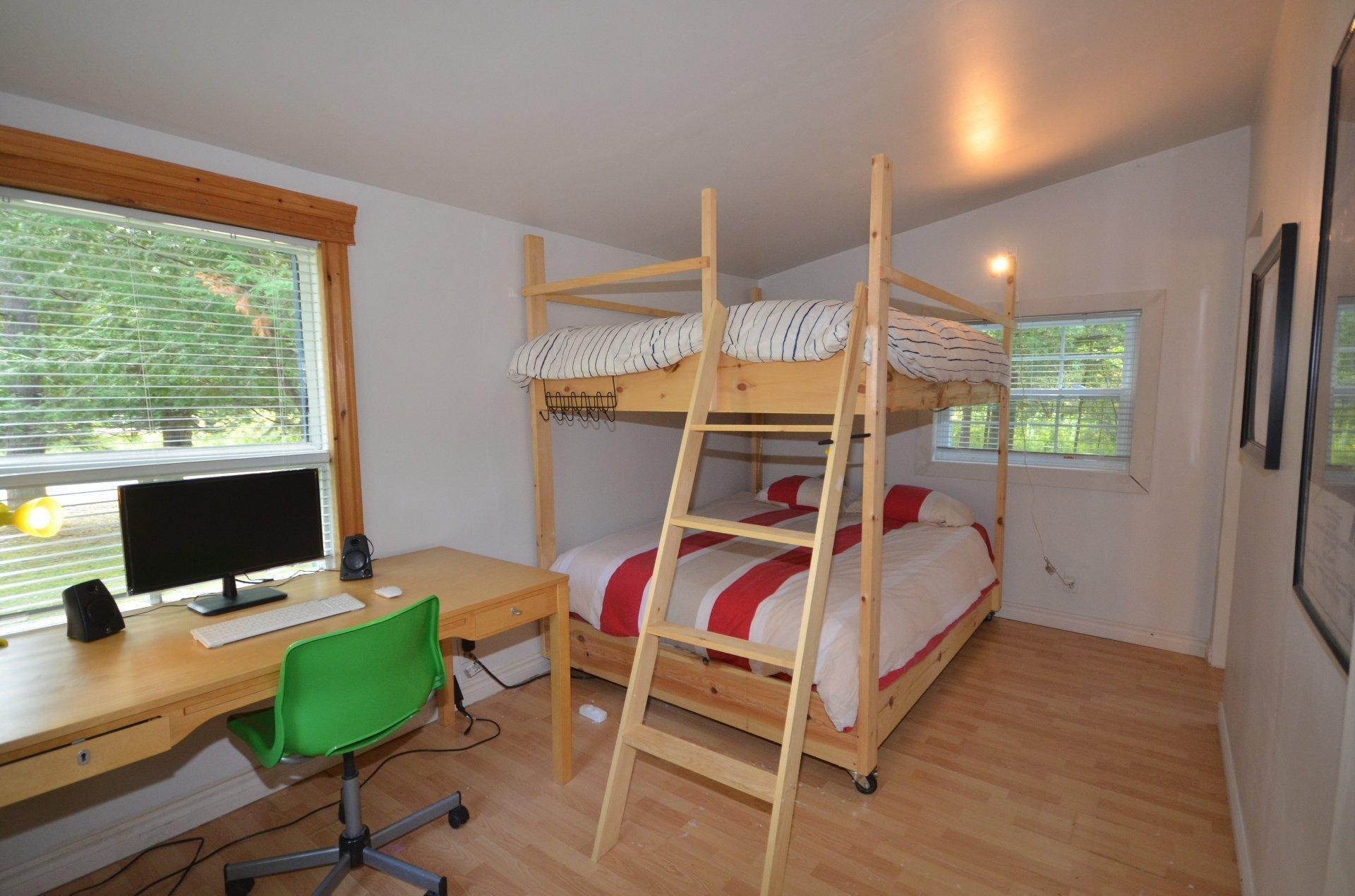 









1345


Rue St-Roch

,
Mont-Tremblant,




QC
J8E2Y9

