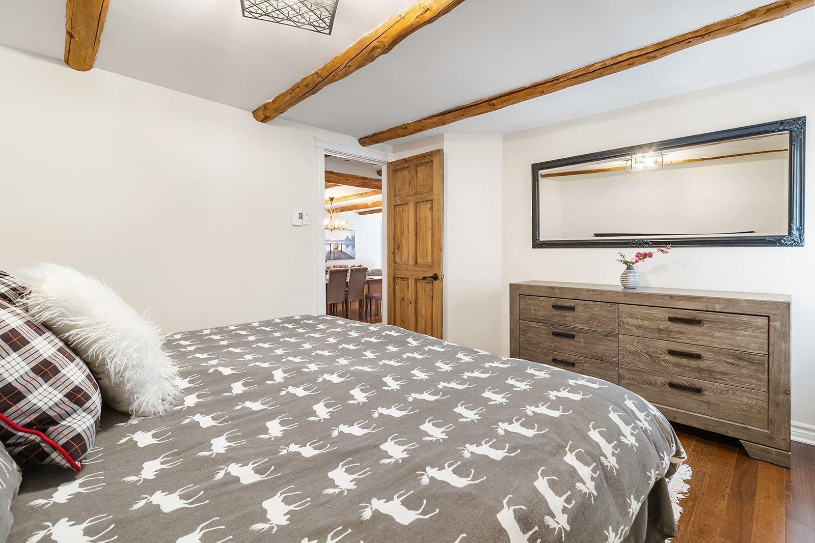 









494


Ch. Léo-Bouvrette

,
Mont-Tremblant,




QC
J8E2J2

