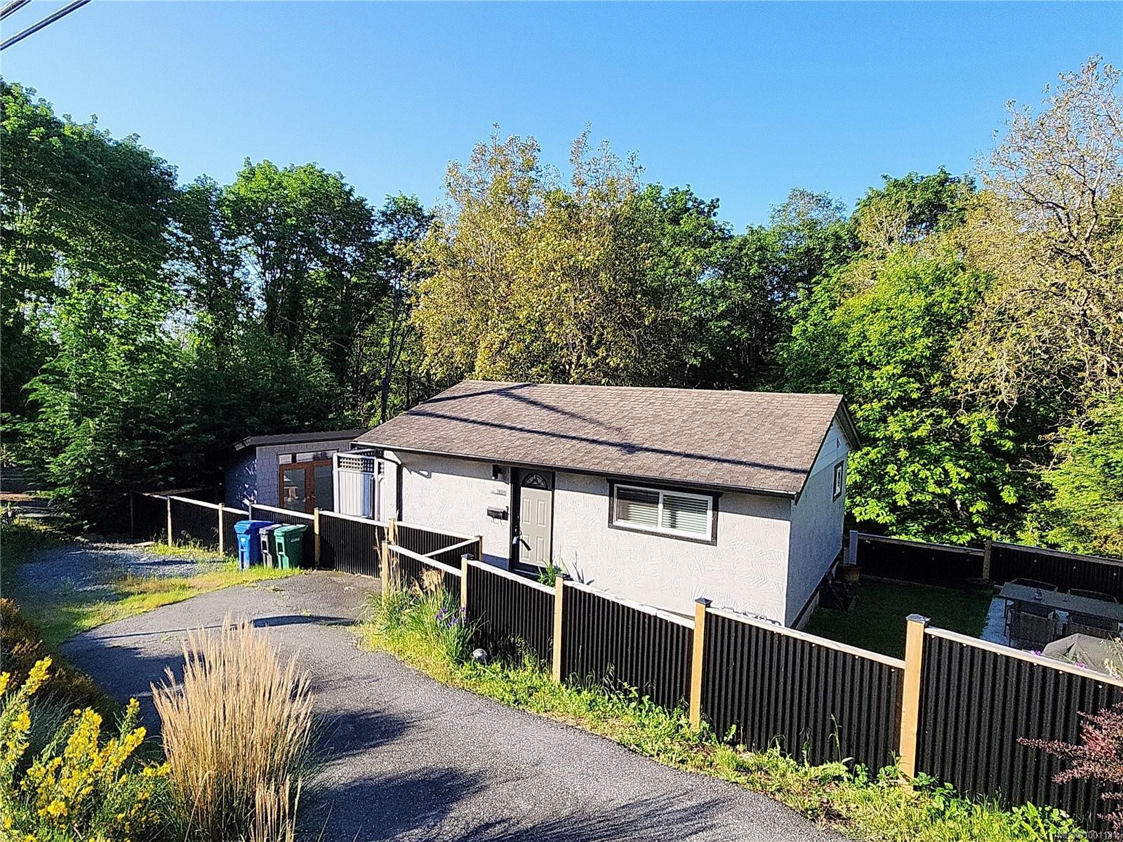 









3129


Departure Bay

Rd,
Nanaimo,




BC
V9T 1B6

