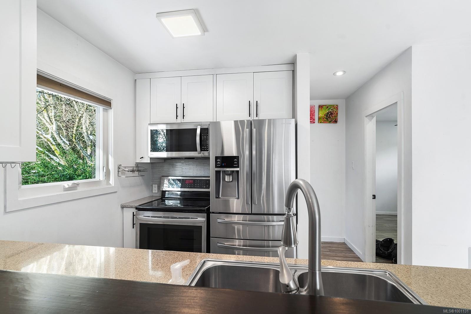 









3129


Departure Bay

Rd,
Nanaimo,




BC
V9T 1B6

