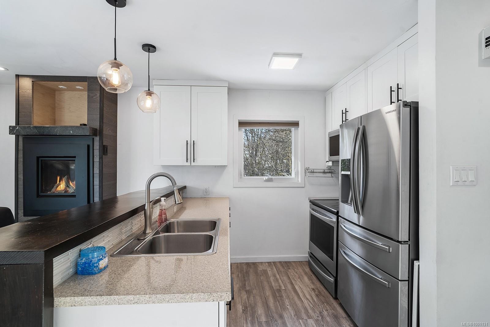 









3129


Departure Bay

Rd,
Nanaimo,




BC
V9T 1B6

