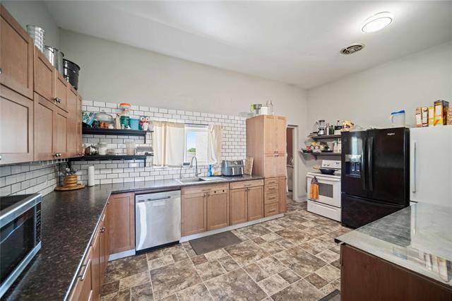 









84031


ROAD 42

RD,
Brokenhead Rm,




MB
R0E 0C0


