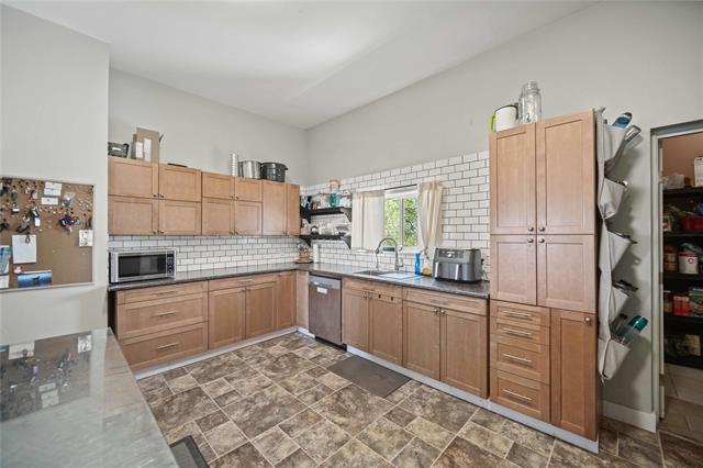 









84031


ROAD 42

RD,
Brokenhead Rm,




MB
R0E 0C0

