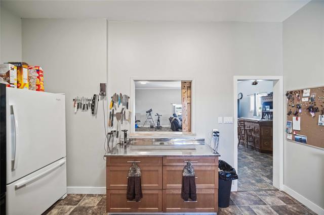









84031


ROAD 42

RD,
Brokenhead Rm,




MB
R0E 0C0

