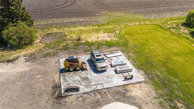 









84031


ROAD 42

RD,
Brokenhead Rm,




MB
R0E 0C0

