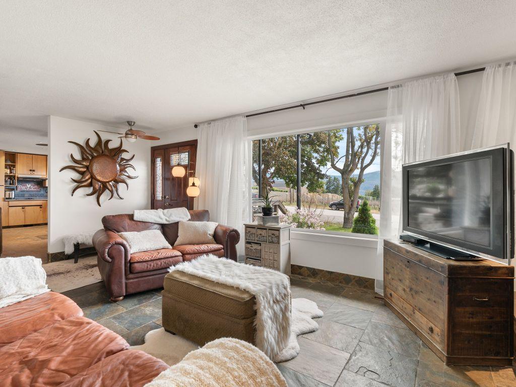 









858


Douglas

Road,
West Kelowna,




BC
V1Z 1N8

