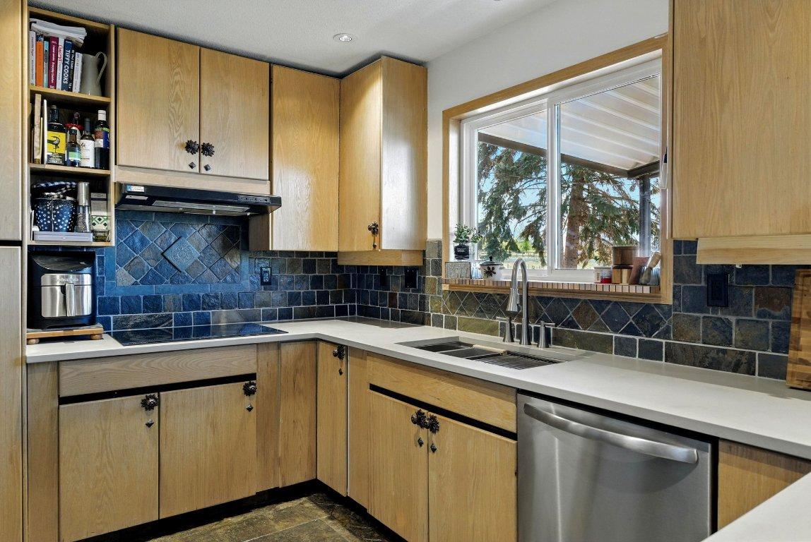 









858


Douglas

Road,
West Kelowna,




BC
V1Z 1N8

