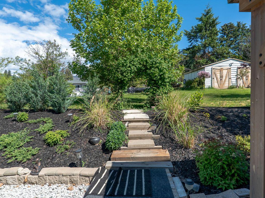 









858


Douglas

Road,
West Kelowna,




BC
V1Z 1N8

