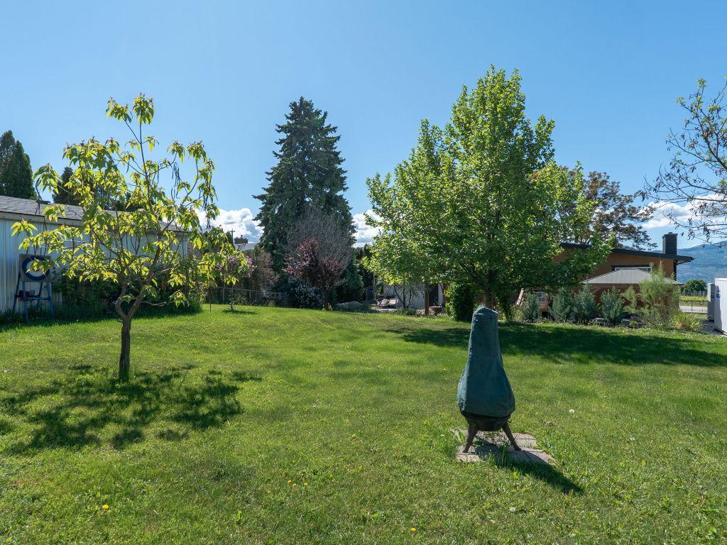 









858


Douglas

Road,
West Kelowna,




BC
V1Z 1N8

