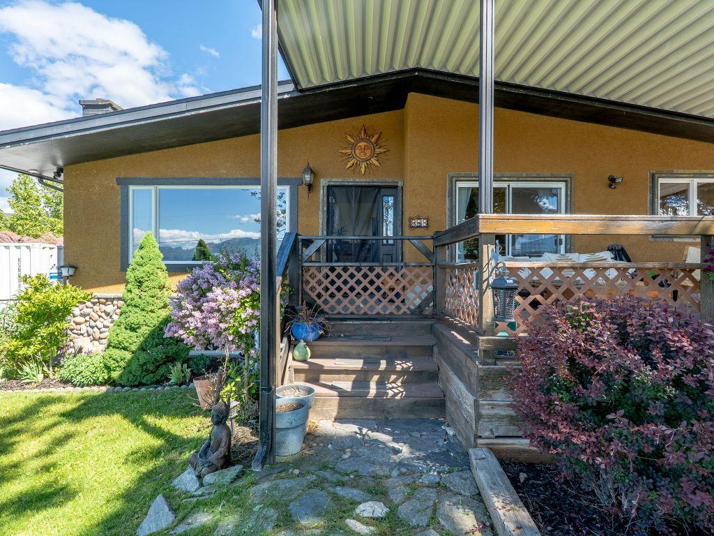 









858


Douglas

Road,
West Kelowna,




BC
V1Z 1N8

