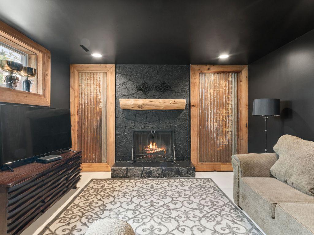 









858


Douglas

Road,
West Kelowna,




BC
V1Z 1N8

