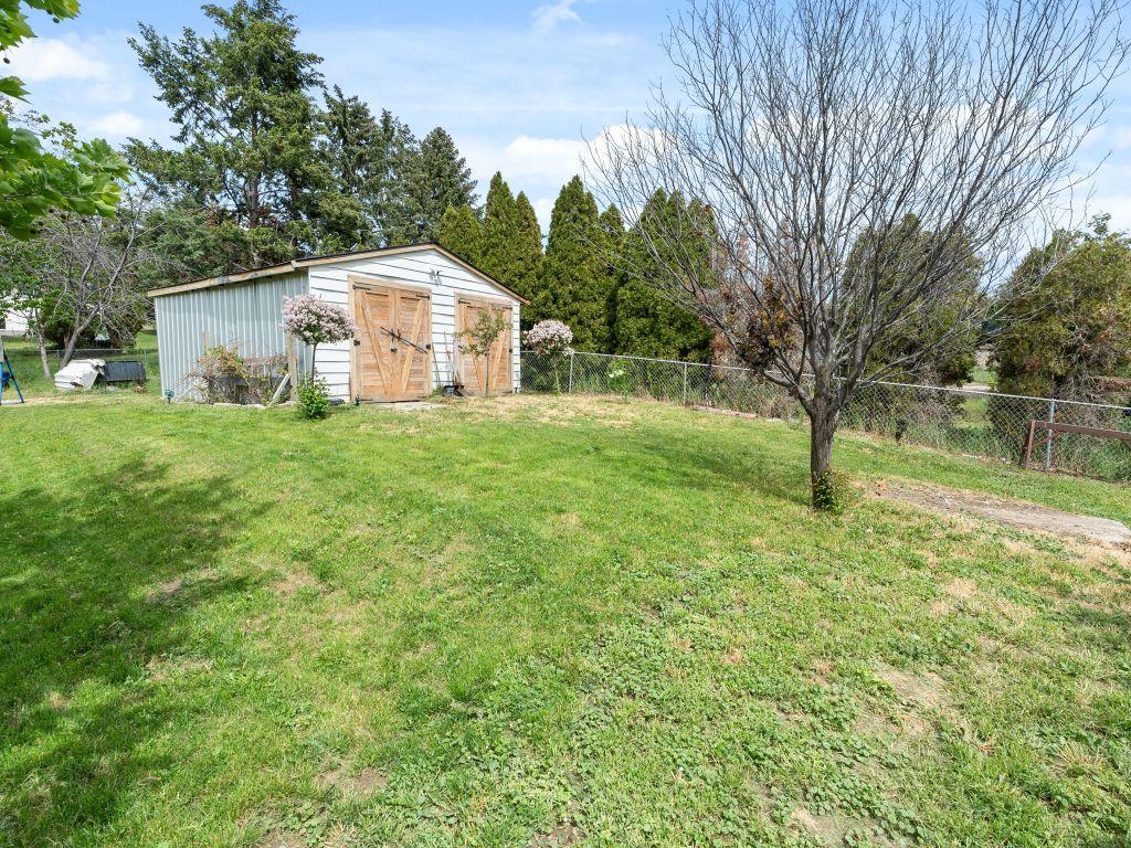 









858


Douglas

Road,
West Kelowna,




BC
V1Z 1N8

