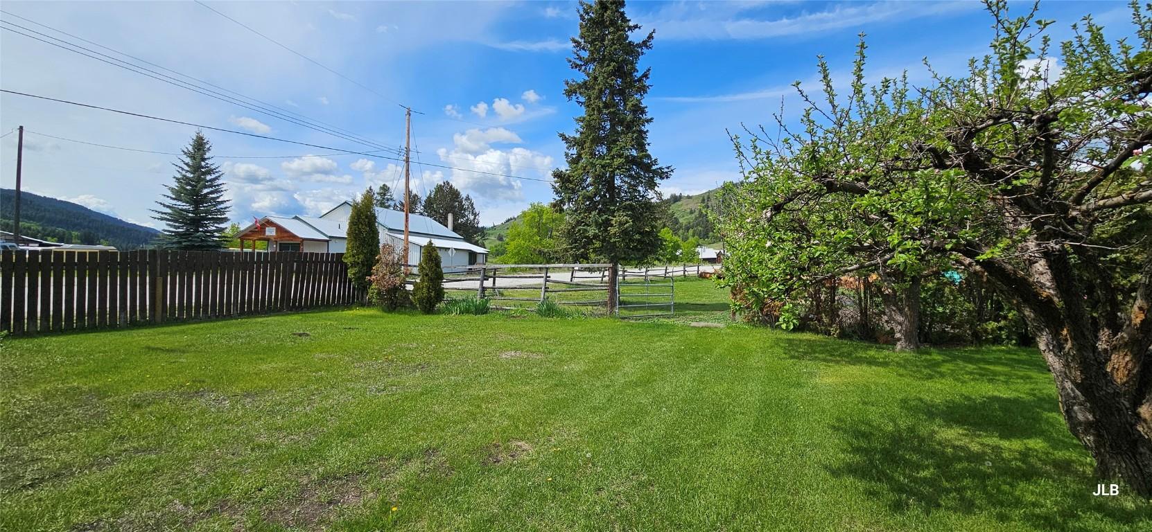 









5721


Bridesville Townsite

Road,
Bridesville,




BC
V0H 1Y0

